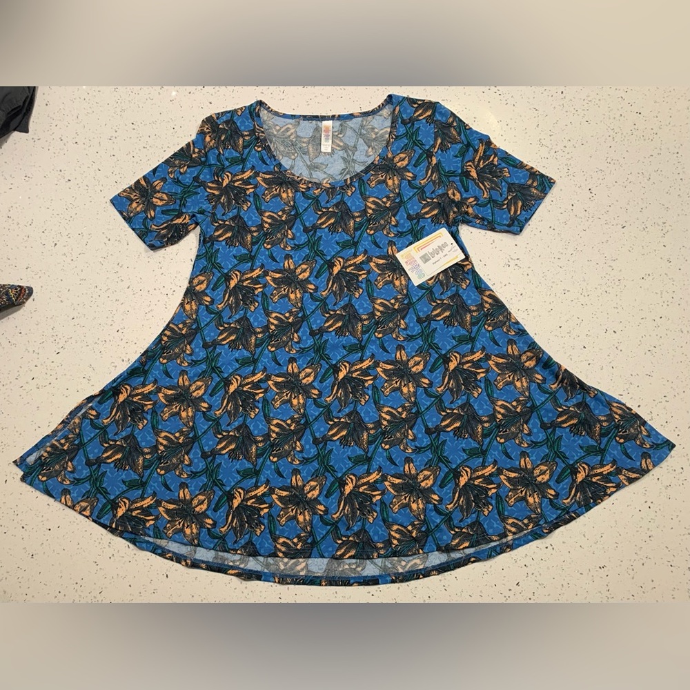 LuLaRoe Women’s Blue Peach Tulip Print Size XXS Perfect T Shirt